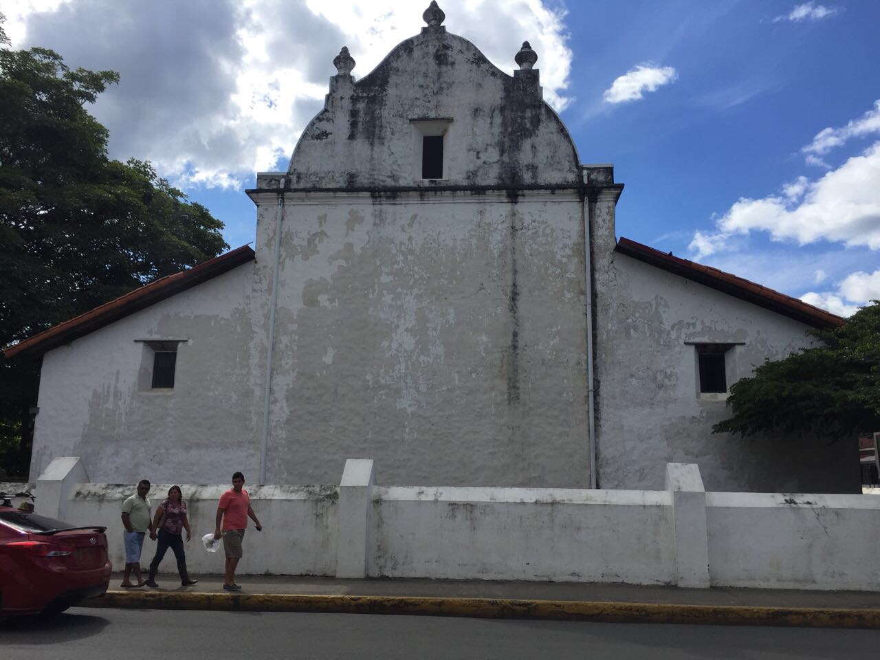 Parte trasera de la iglesia