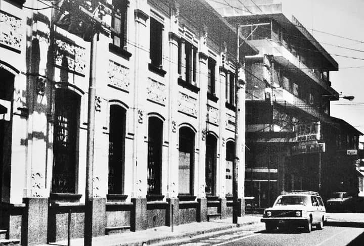 La imagen tiene un atributo ALT vacío; su nombre de archivo es botica-mariano-jimenez2.jpg