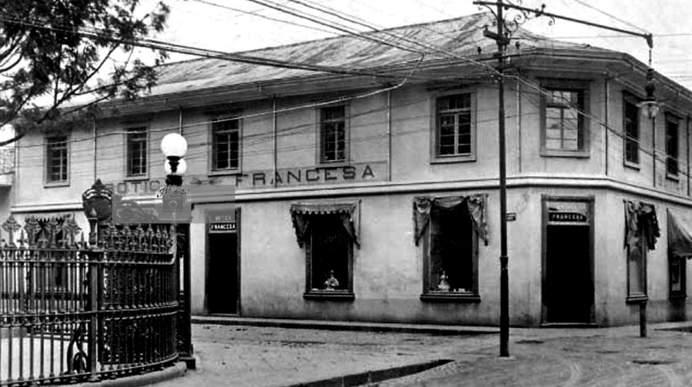 La imagen tiene un atributo ALT vacío; su nombre de archivo es m.g.-mialles-botica-francesa-ave-4-calle-2-1.jpg